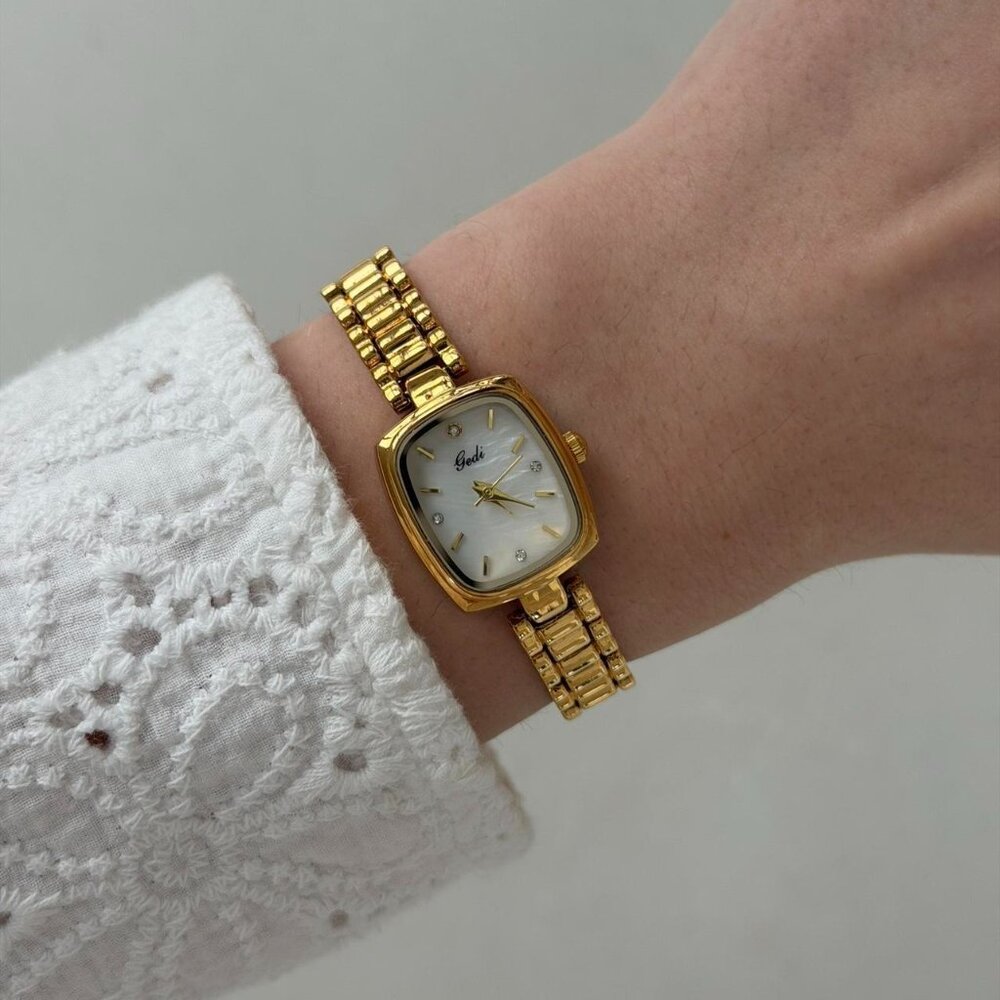 SKU0500Retro Gold/White dial Women Fashion Square Watch Stainless steel+gift bag